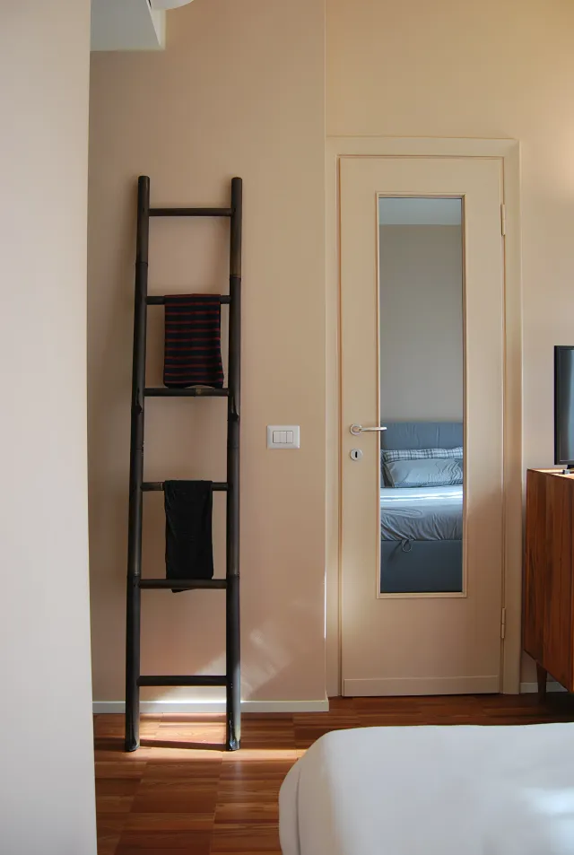 Casa Milanese PMG-19